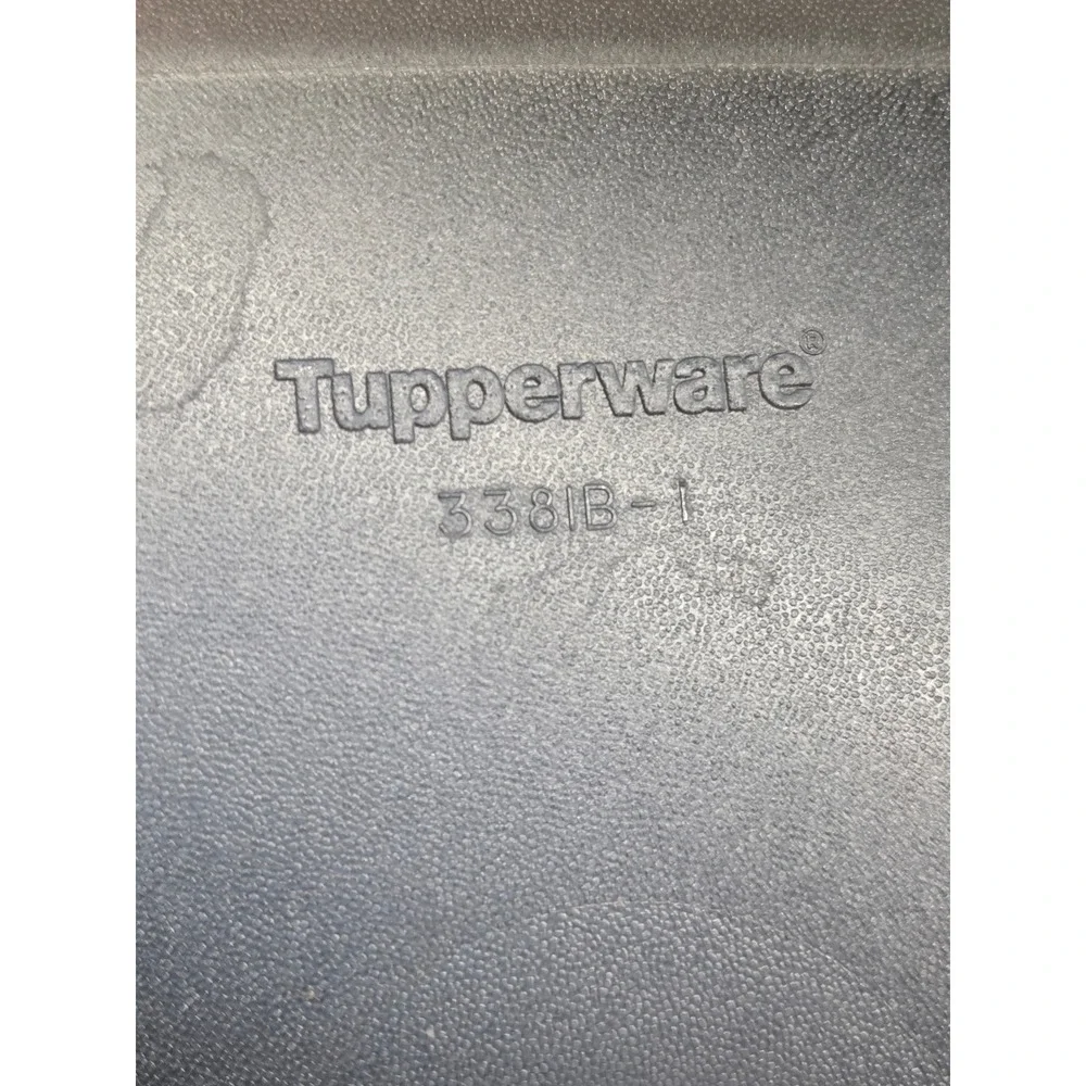 Tupperware Vent N Serve 6 Cup 1.4L Rectangular Microwave Container 3381B-1 Navy